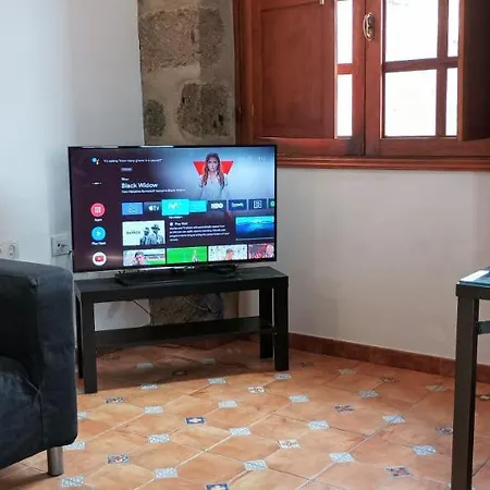 Charming 2-bedroom With Garden In