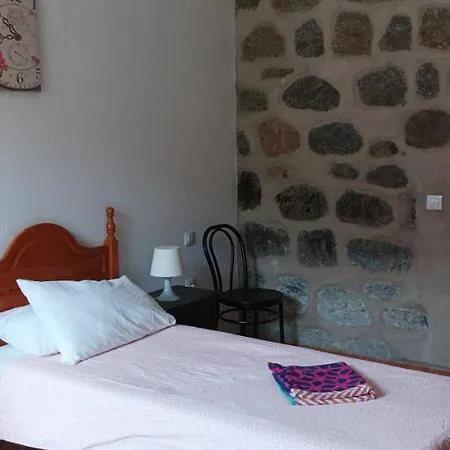 Charming 2-bedroom With Garden In *