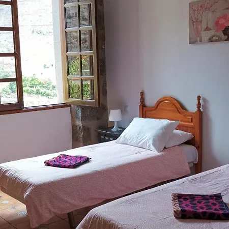 Charming 2-bedroom With Garden In *